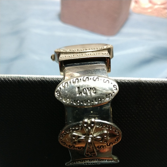 Vintage Cuff Bezel Quartz Silver Watch Oval Face With Faith Hope Love on Band - Picture 7 of 15